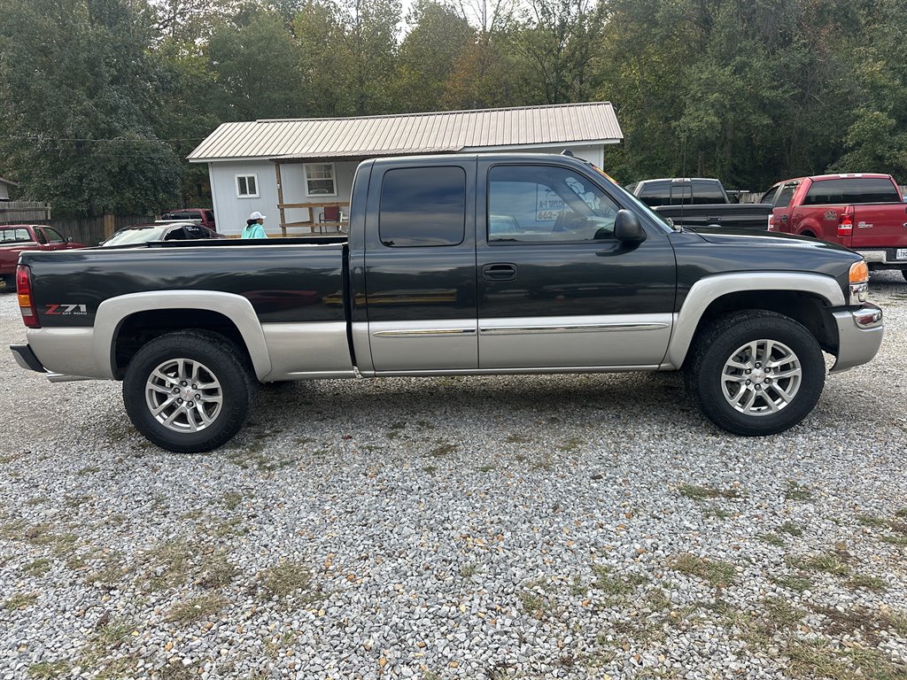 2004 GMC Sierra 1500 Work Truck photo