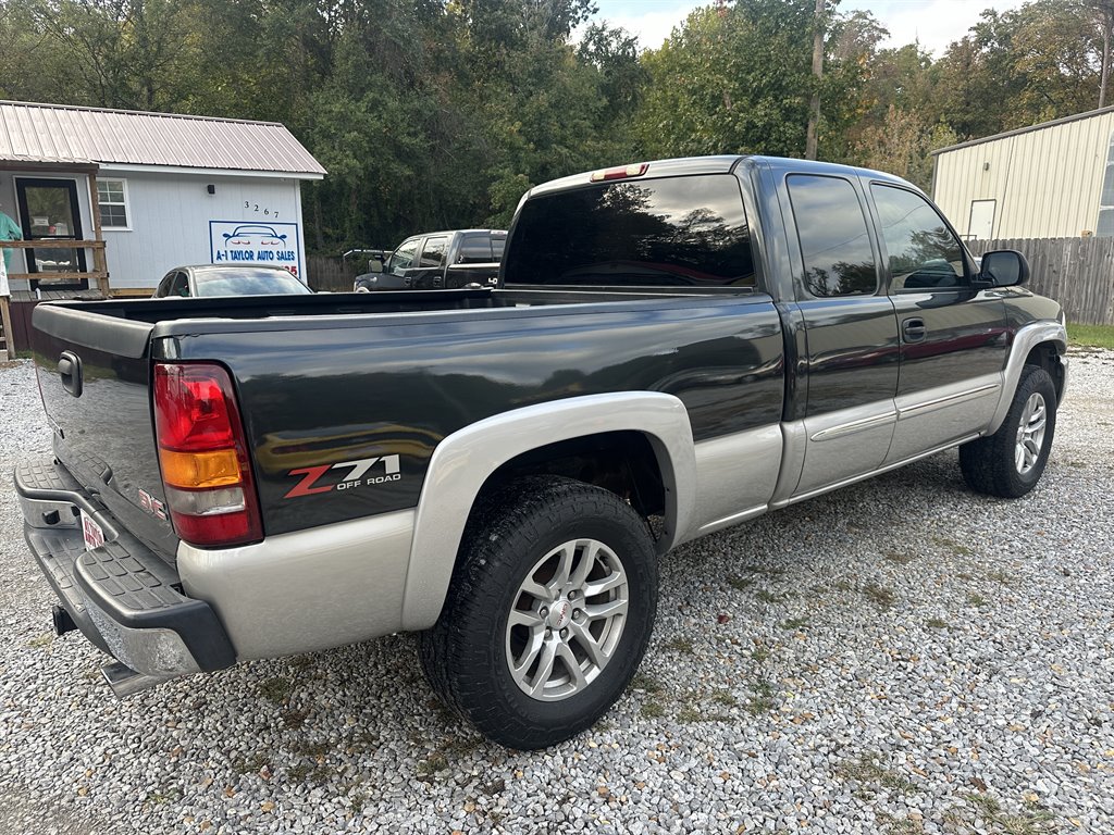 2004 GMC Sierra 1500 Work Truck photo