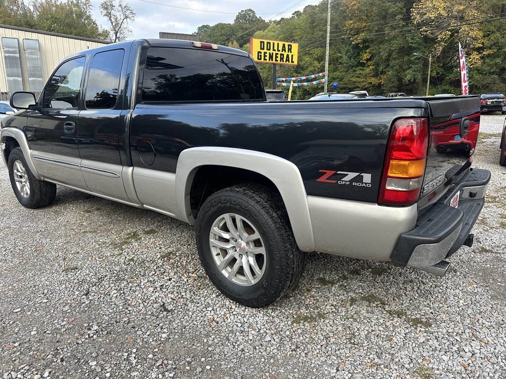 2004 GMC Sierra 1500 Work Truck photo