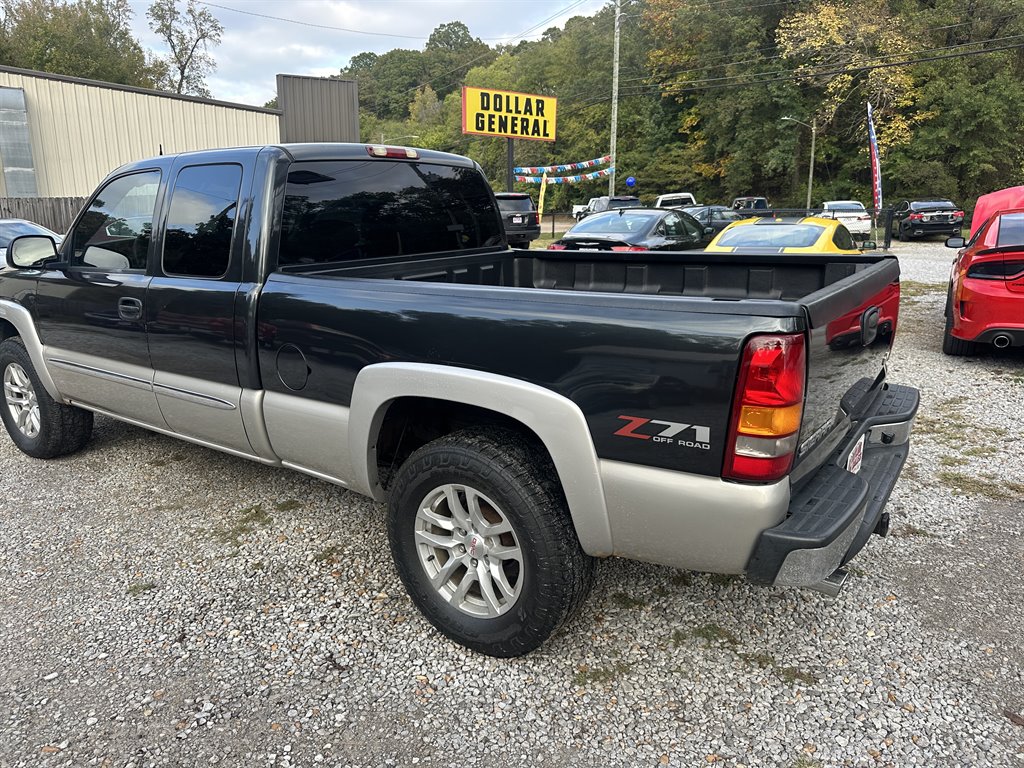 2004 GMC Sierra 1500 Work Truck photo