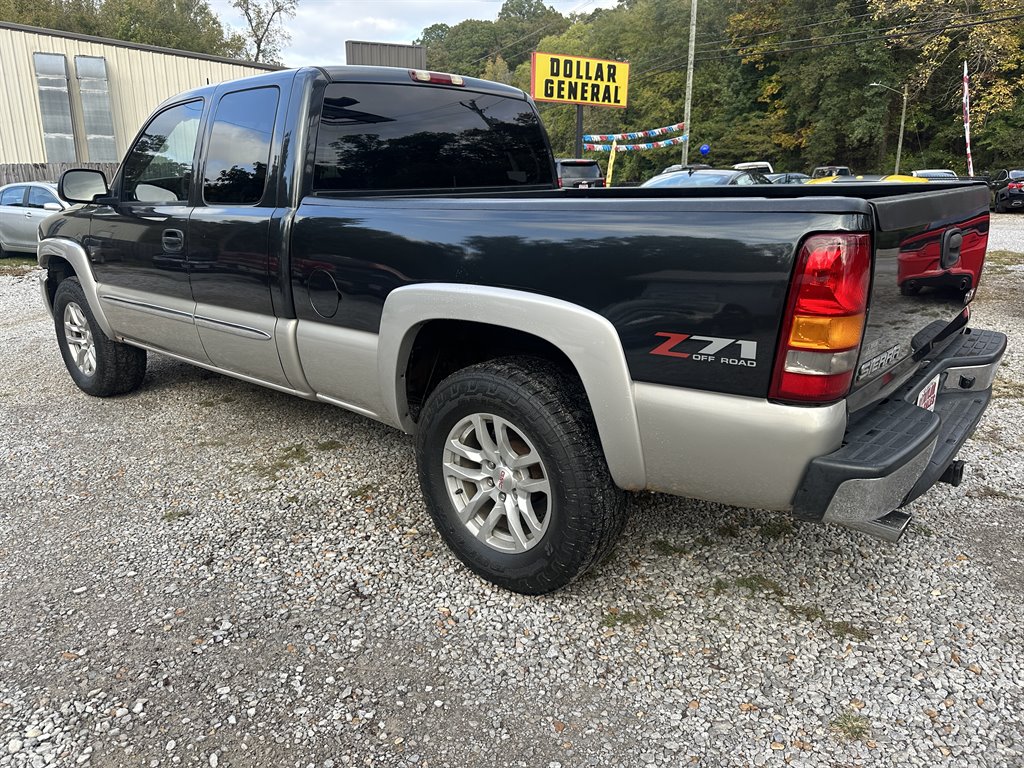 2004 GMC Sierra 1500 Work Truck photo