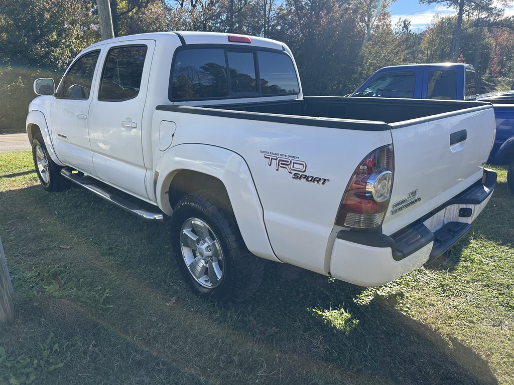 2011 Toyota Tacoma V6 photo