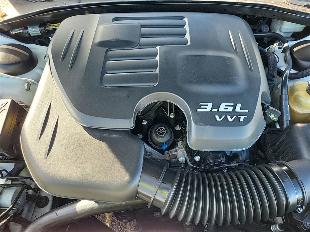 2015 Dodge Charger SE photo