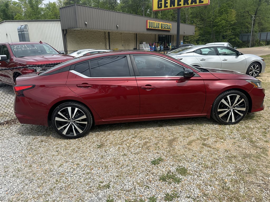2019 Nissan Altima SR photo