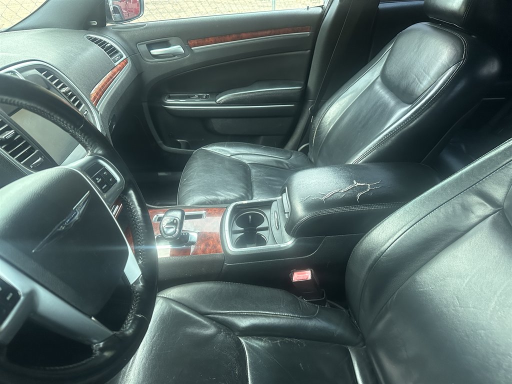 2012 Chrysler 300 - $9,950