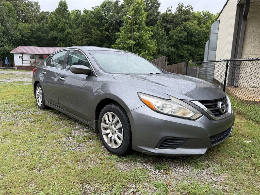2016 Nissan Altima - $5,400