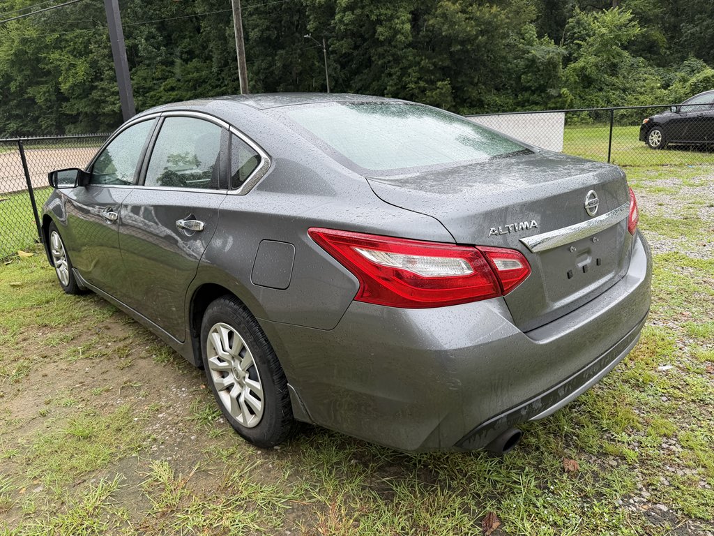 2016 Nissan Altima - $5,400
