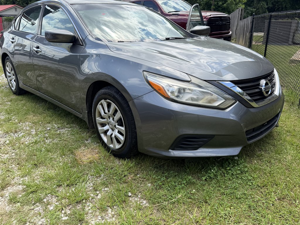 2016 Nissan Altima - $5,400