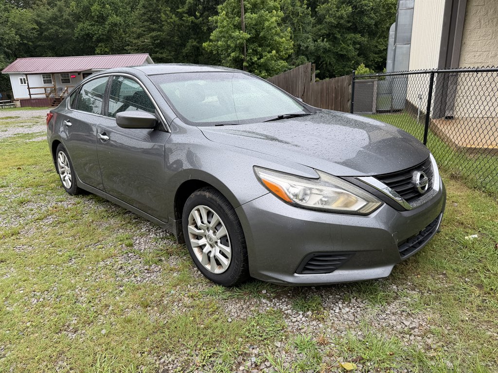 2016 Nissan Altima - $5,400