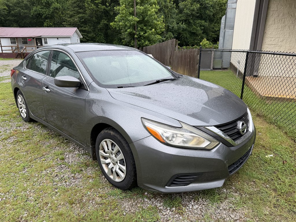 2016 Nissan Altima - $5,400