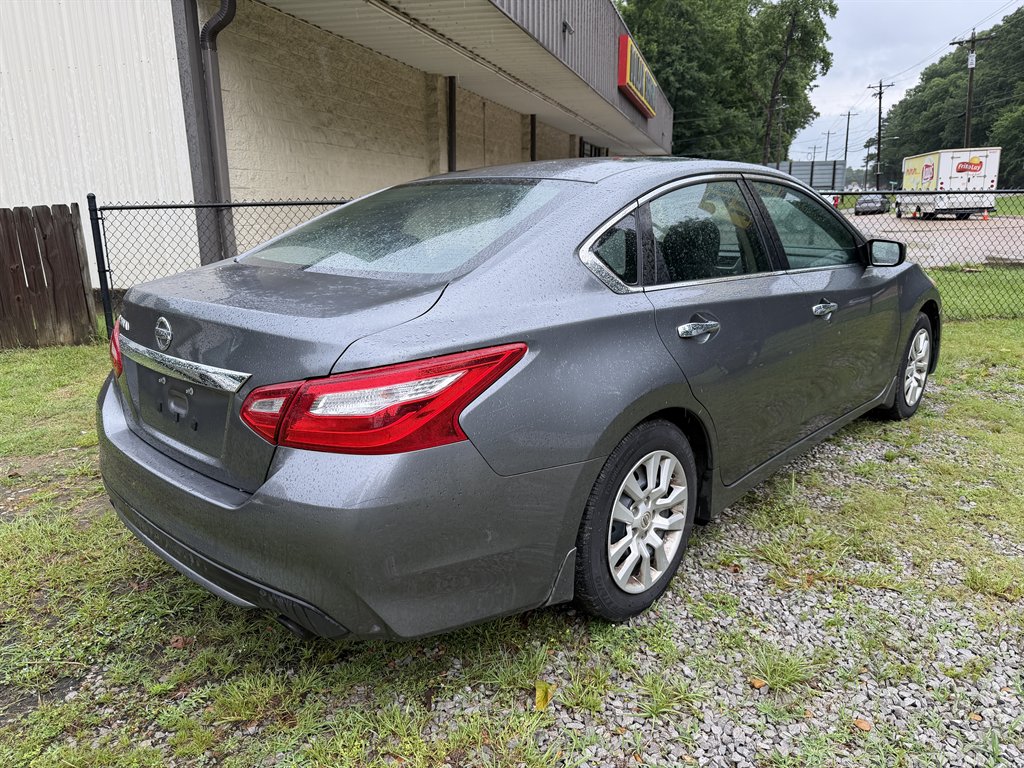 2016 Nissan Altima - $5,400