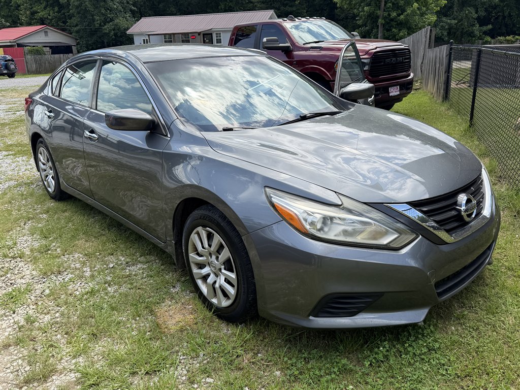 2016 Nissan Altima - $5,400