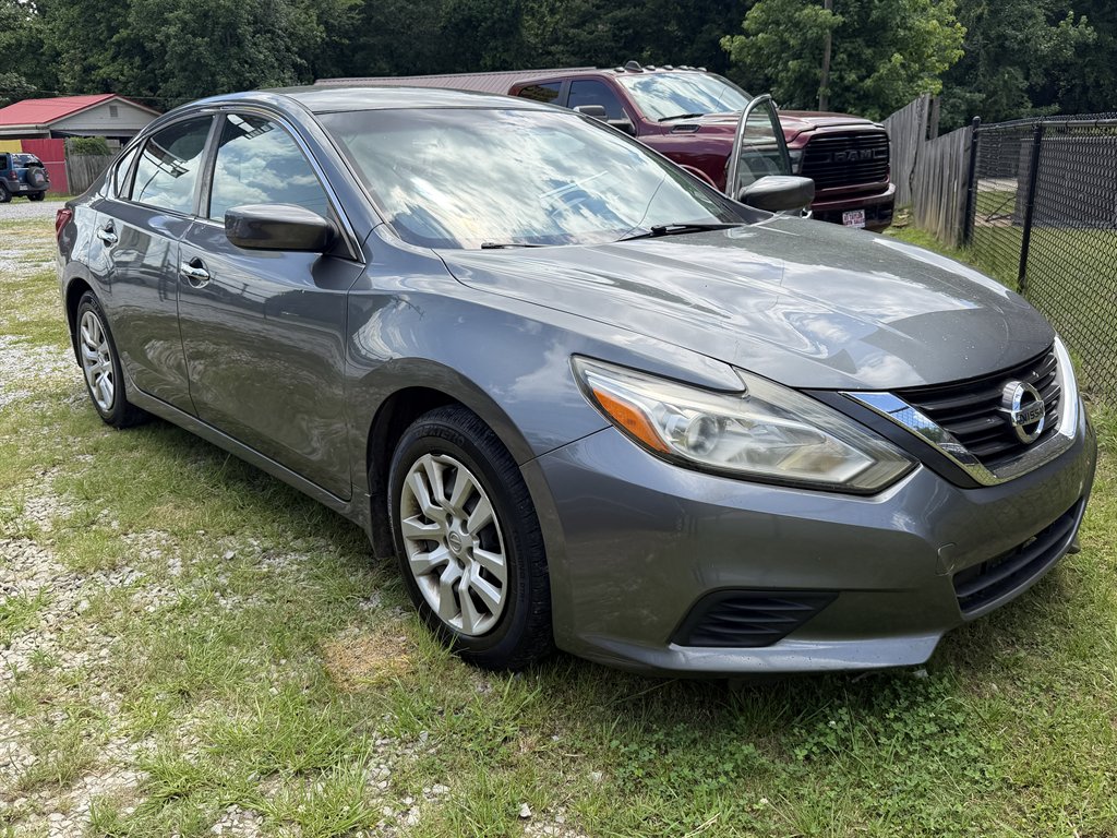 2016 Nissan Altima - $5,400