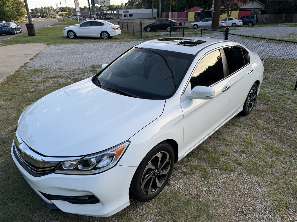 2017 Honda Accord - $15,700
