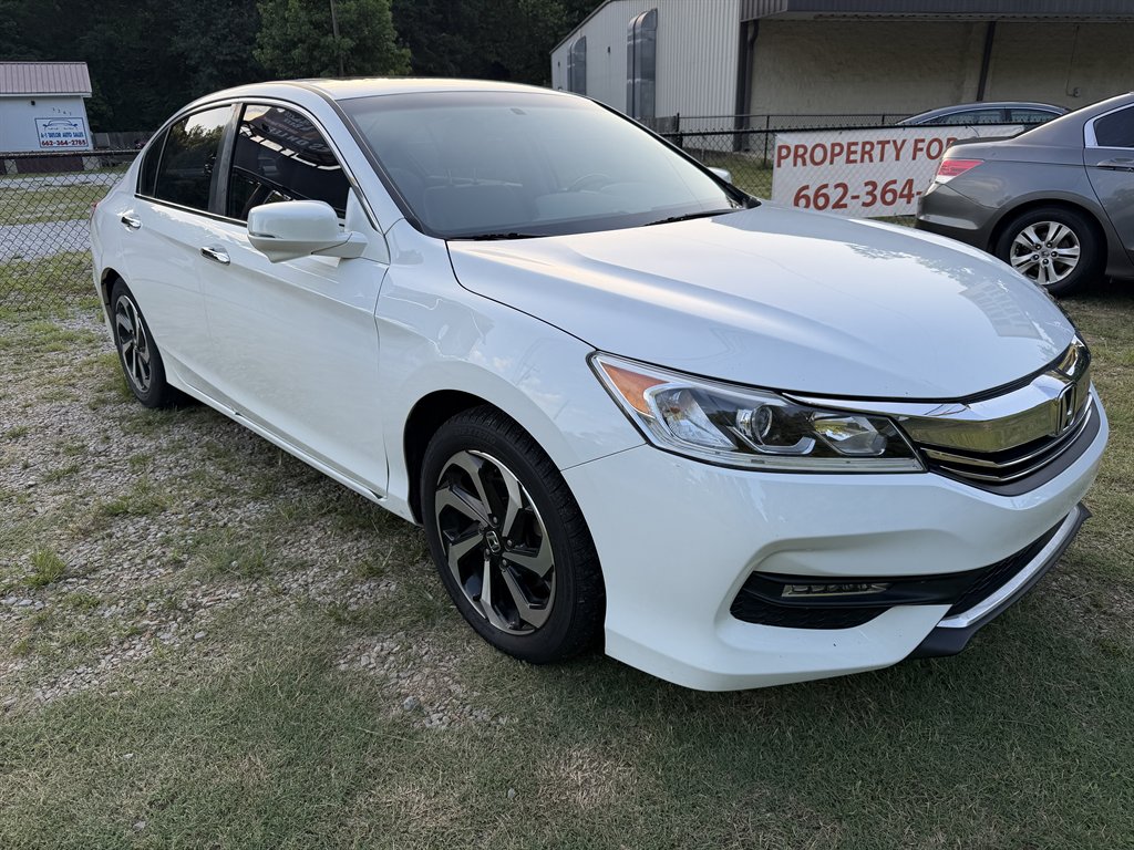 2017 Honda Accord - $15,700
