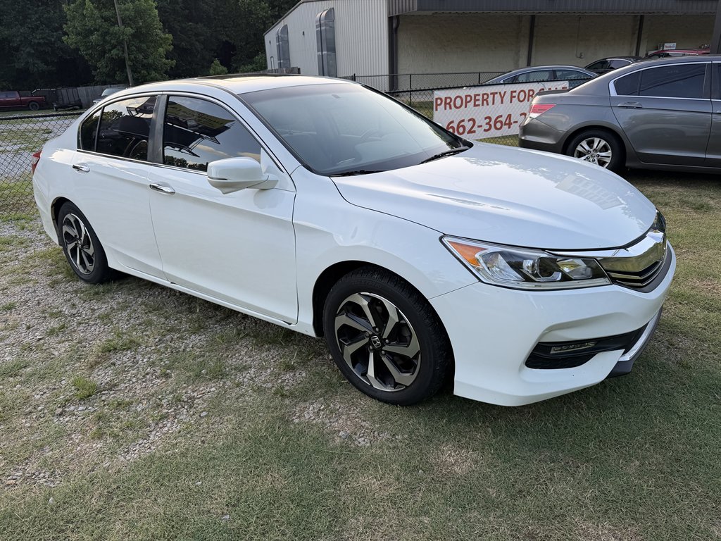 2017 Honda Accord - $15,700