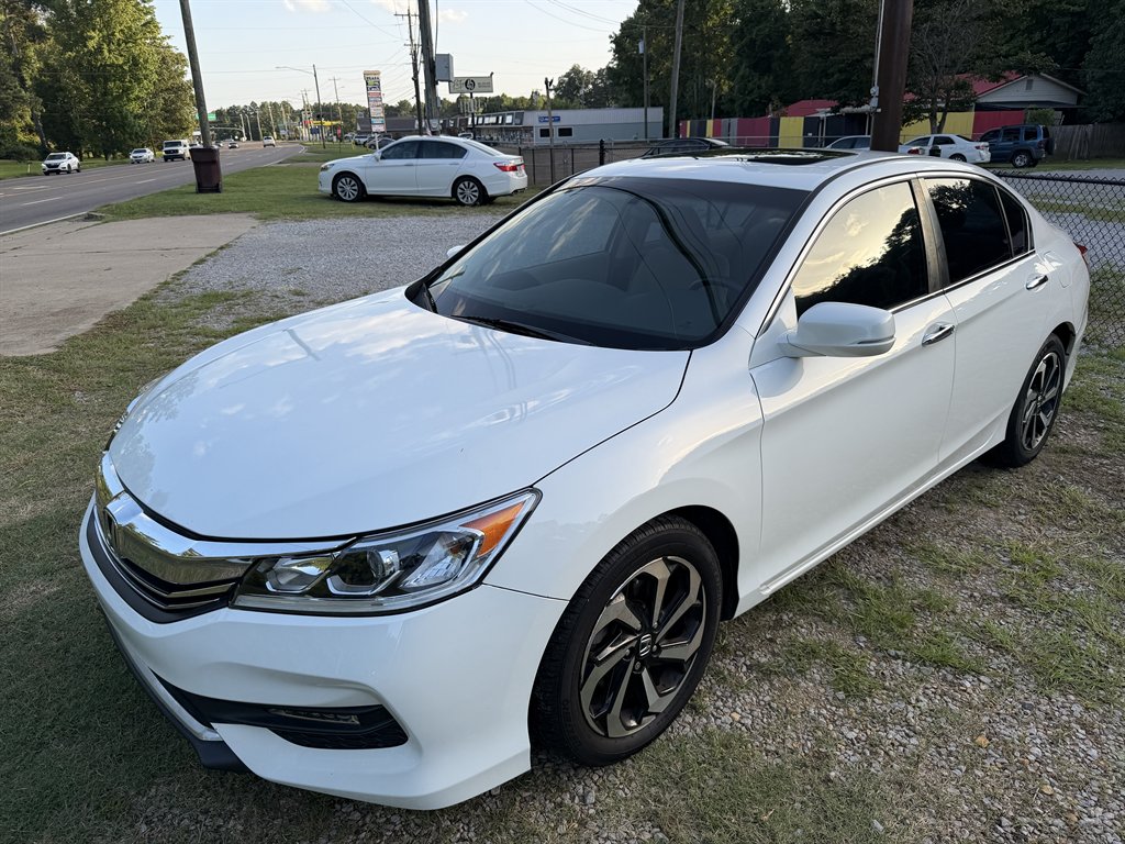 2017 Honda Accord - $15,700
