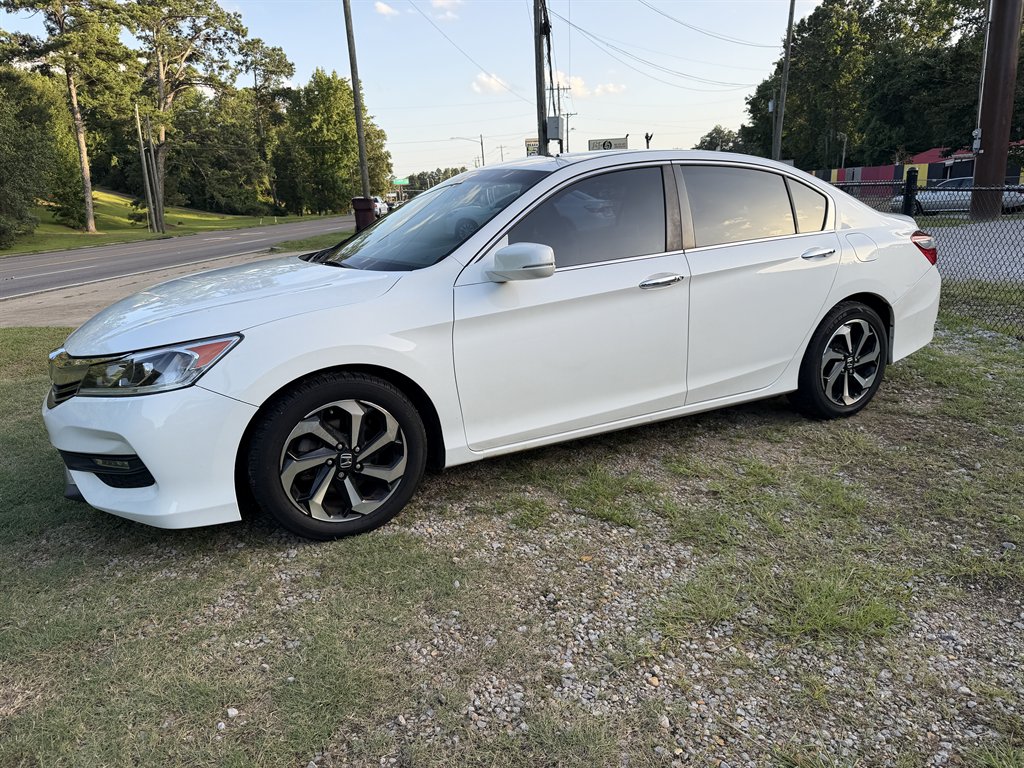 2017 Honda Accord - $15,700
