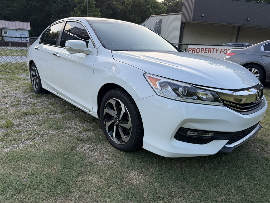 2017 Honda Accord - $15,700