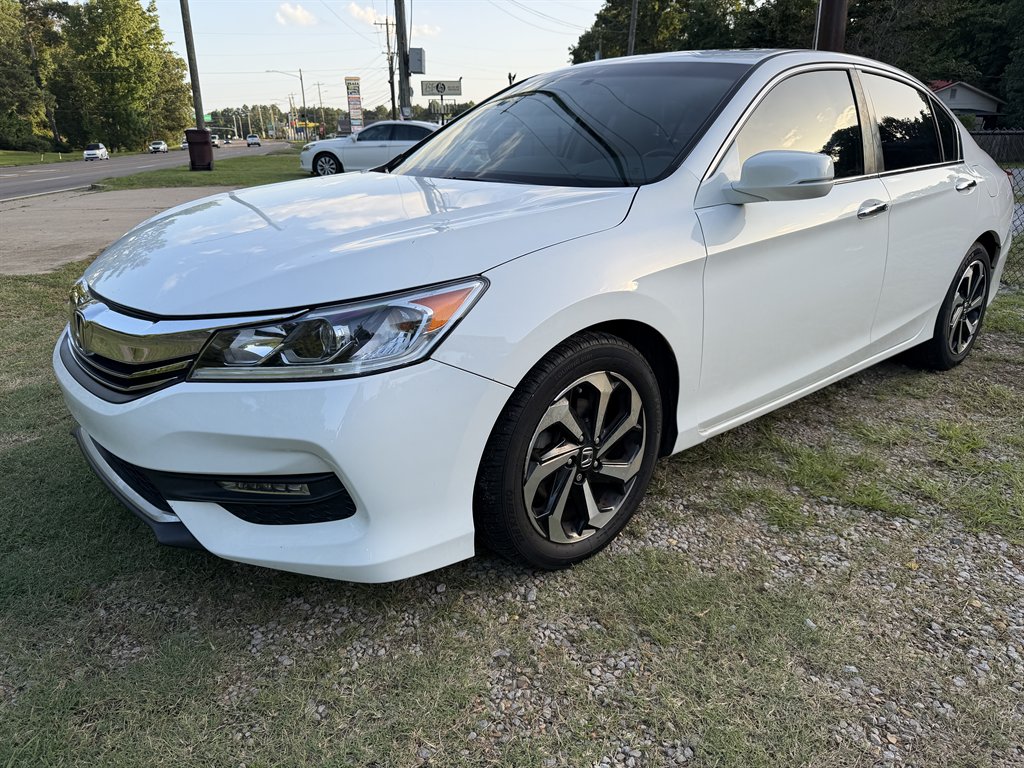 2017 Honda Accord - $15,700