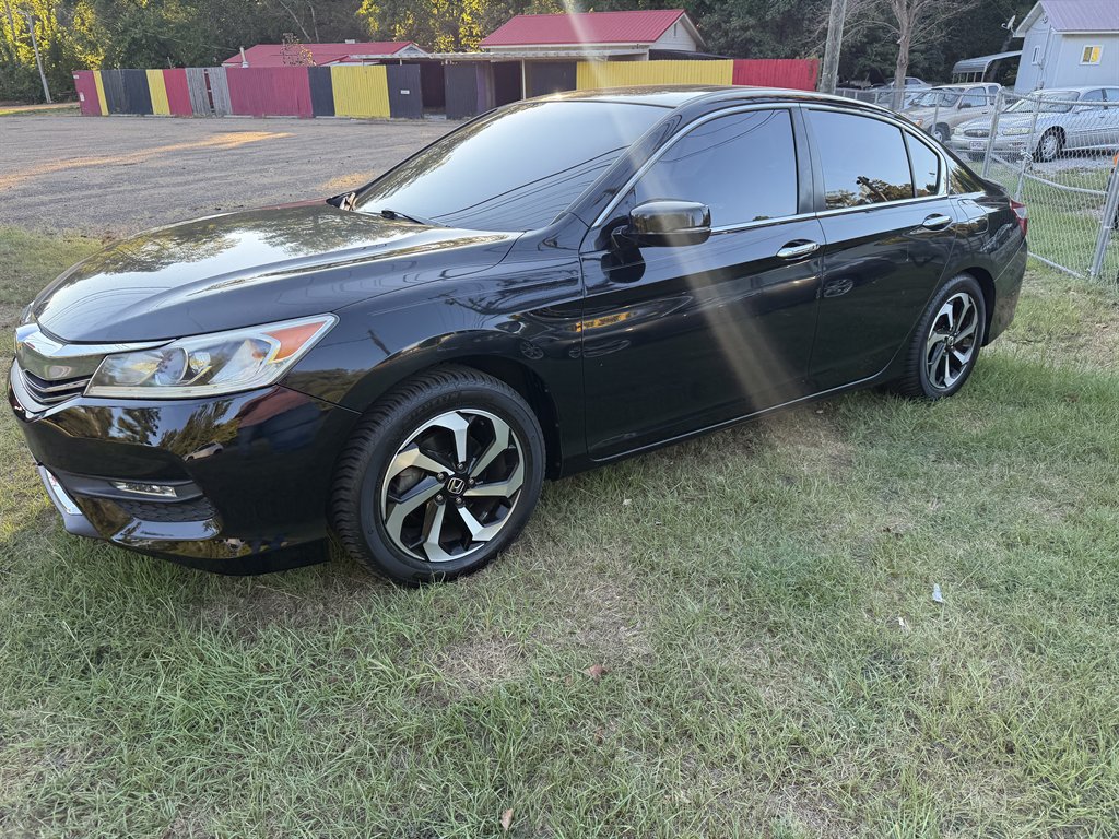 2017 Honda Accord - $15,900