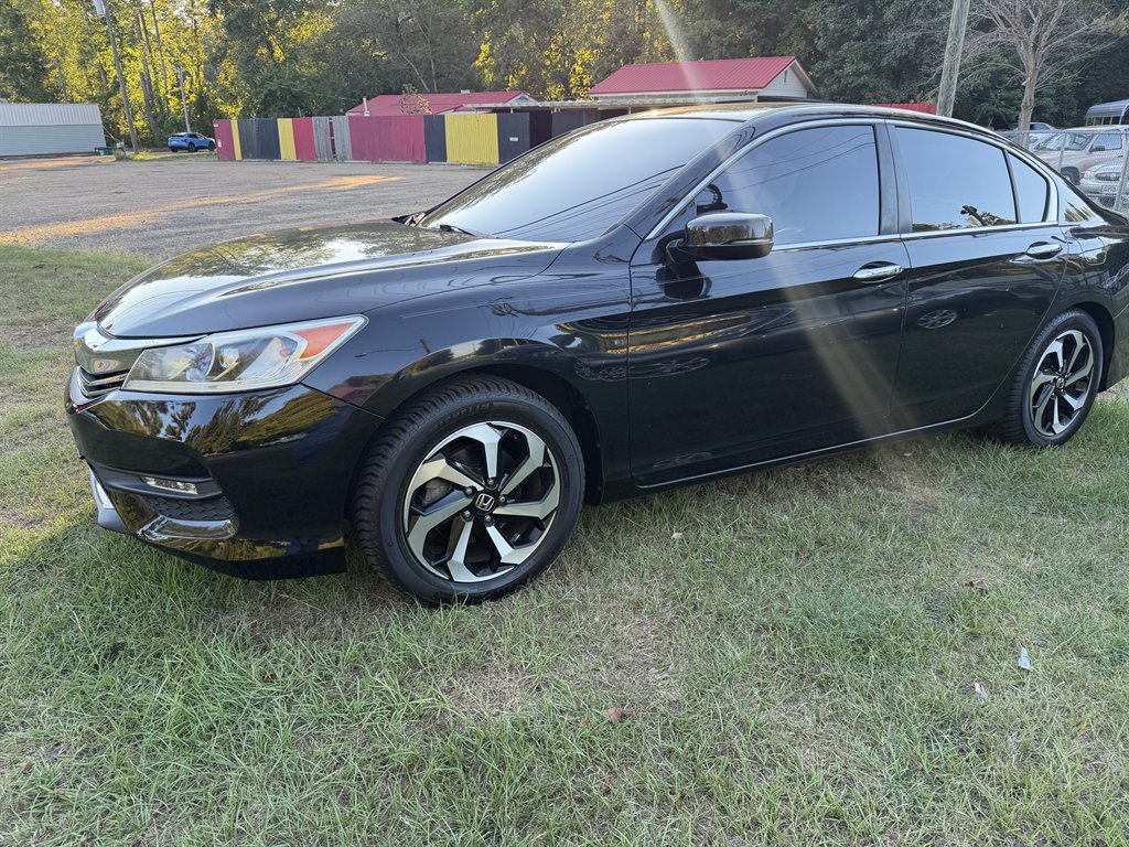 2017 Honda Accord - $15,900