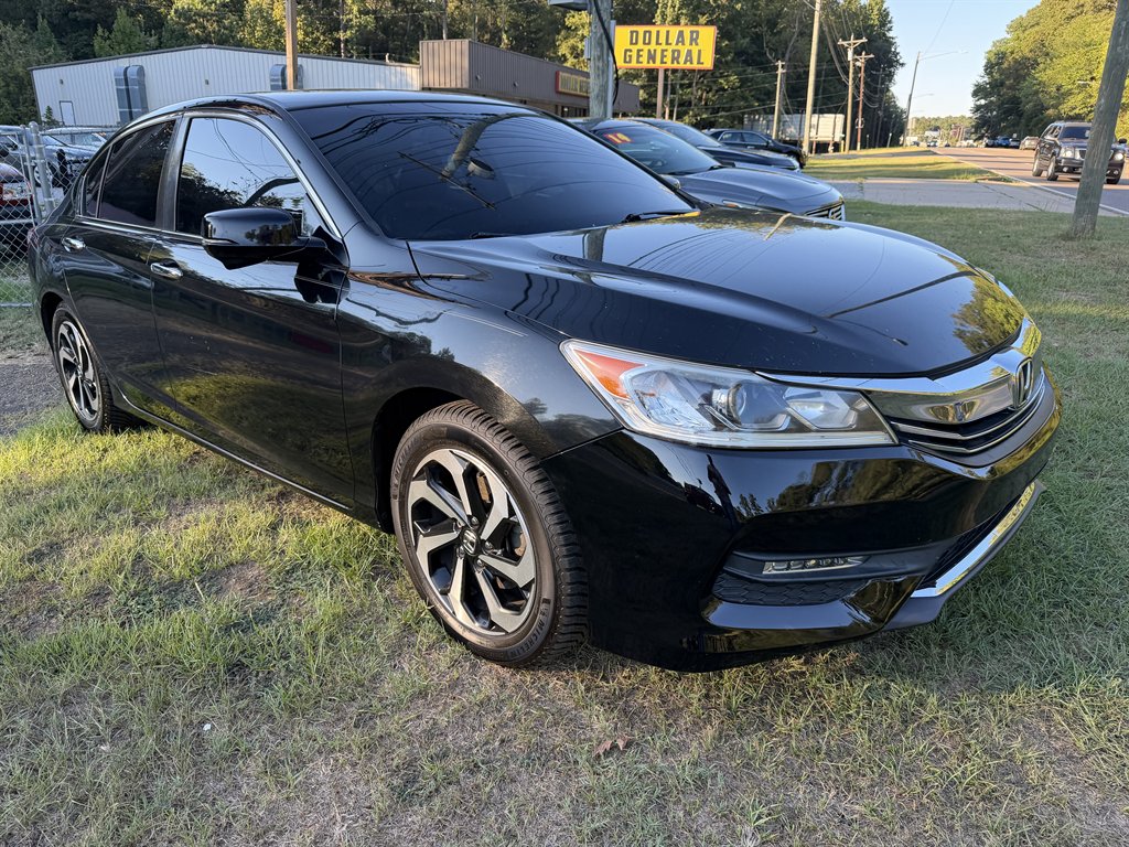 2017 Honda Accord - $15,900