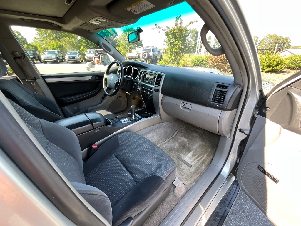 2004 Toyota 4Runner SR5 photo