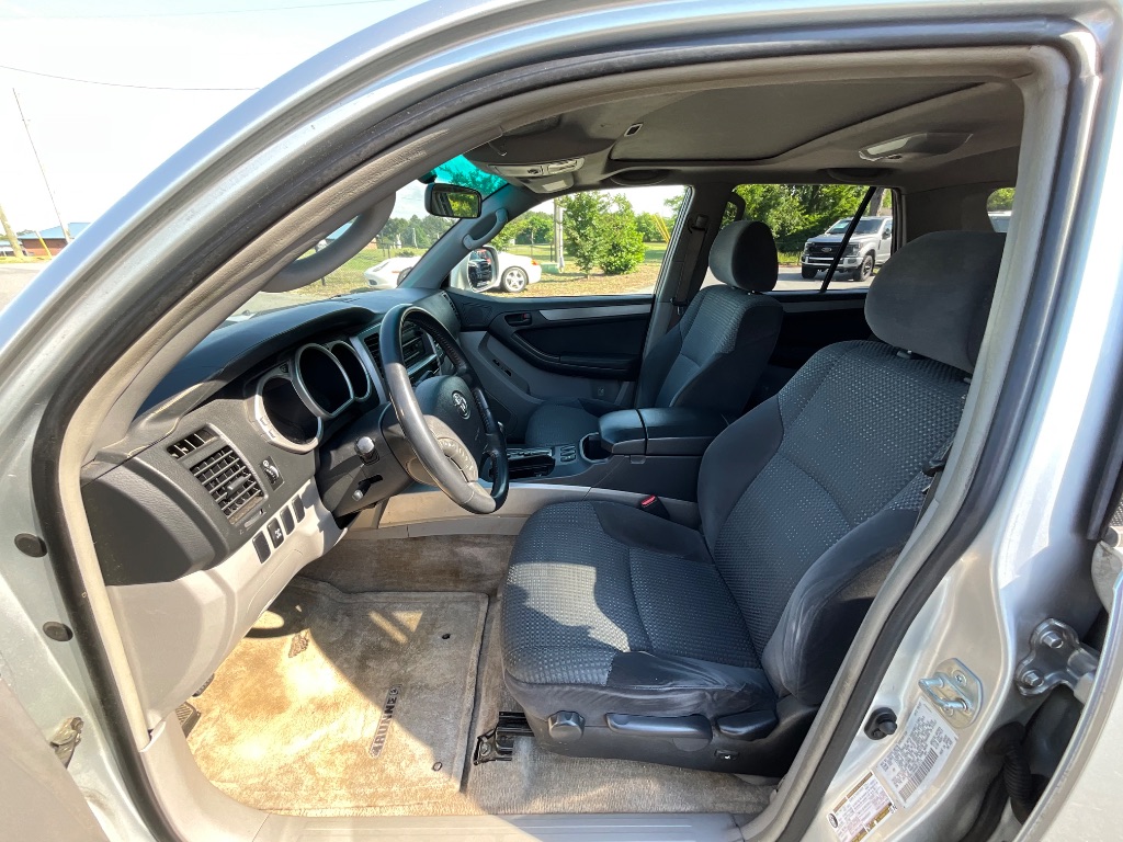 2004 Toyota 4Runner SR5 photo
