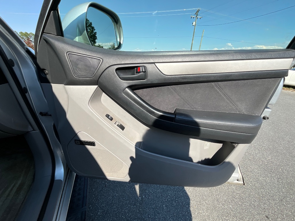2004 Toyota 4Runner SR5 photo