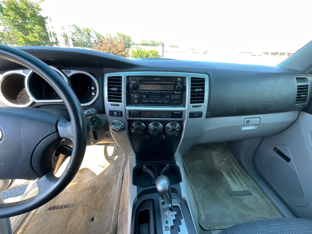 2004 Toyota 4Runner SR5 photo