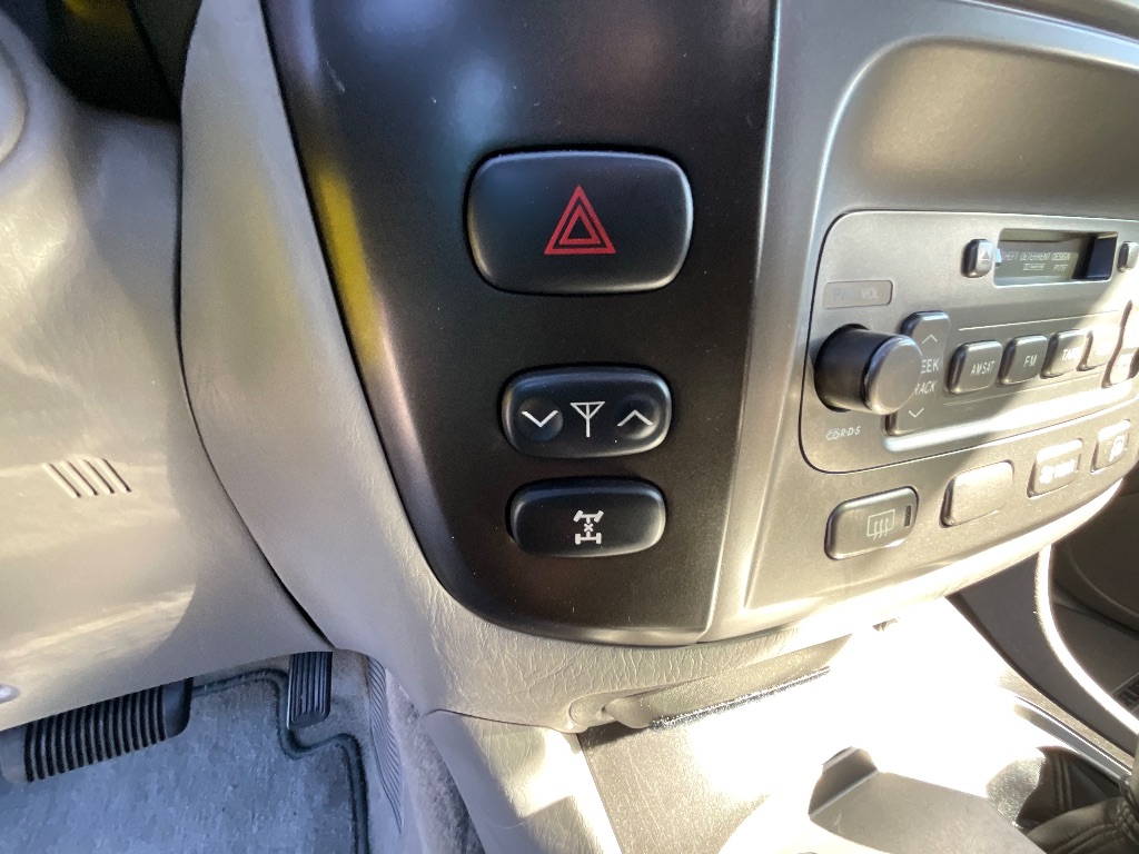 2006 Toyota Land Cruiser - $32,950