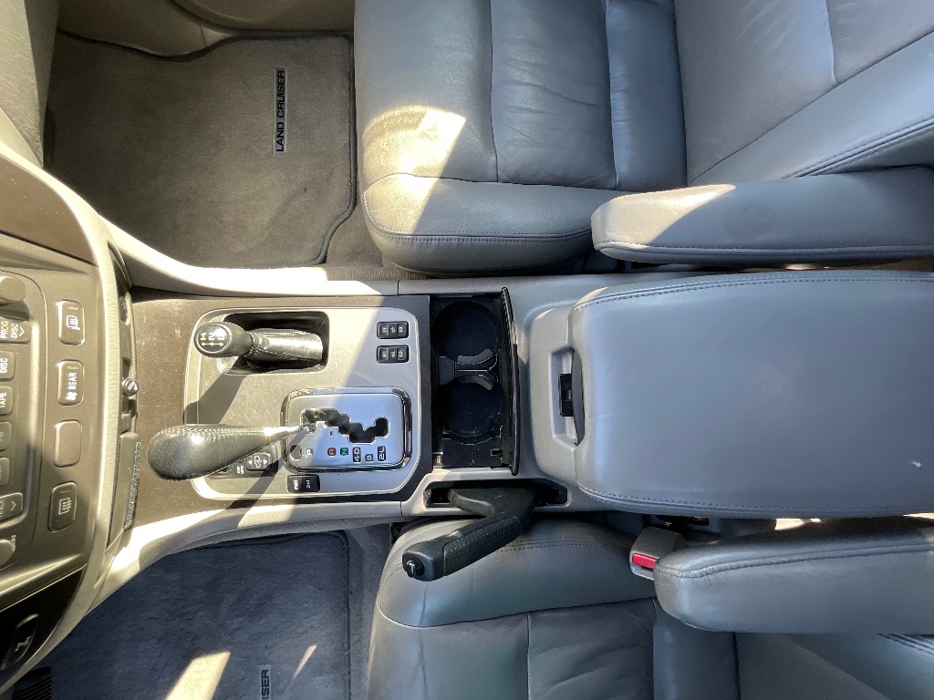 2006 Toyota Land Cruiser - $32,950