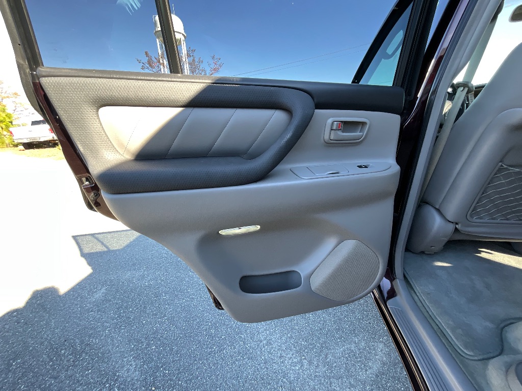 2006 Toyota Land Cruiser - $32,950