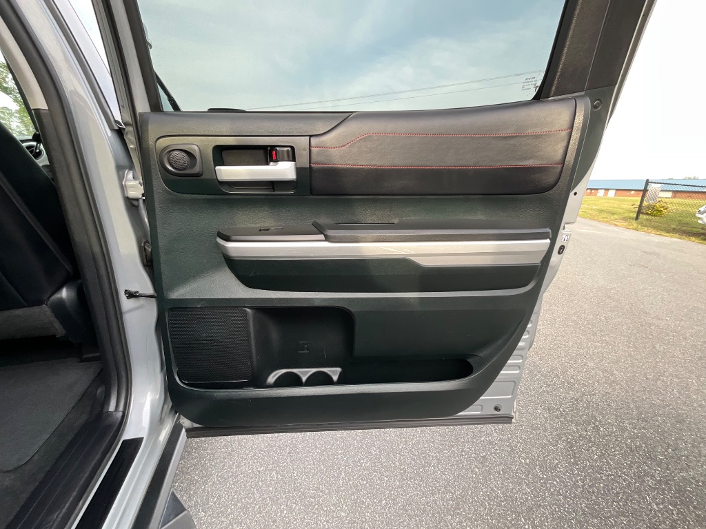 2017 Toyota Tundra - $31,950