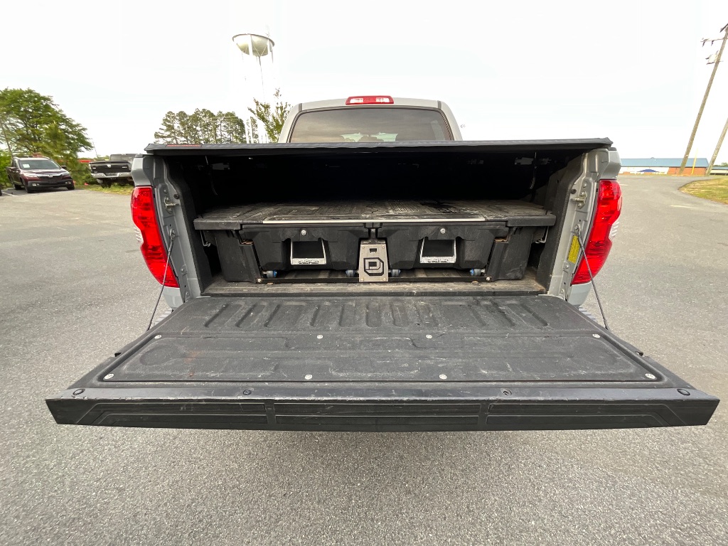 2017 Toyota Tundra - $31,950