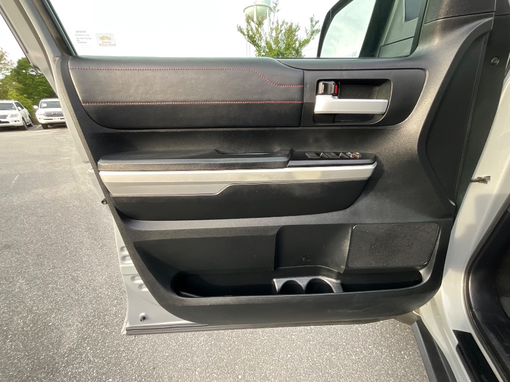 2017 Toyota Tundra - $31,950