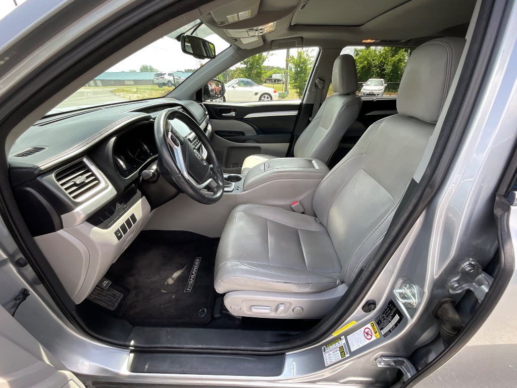 2015 Toyota Highlander - $14,950