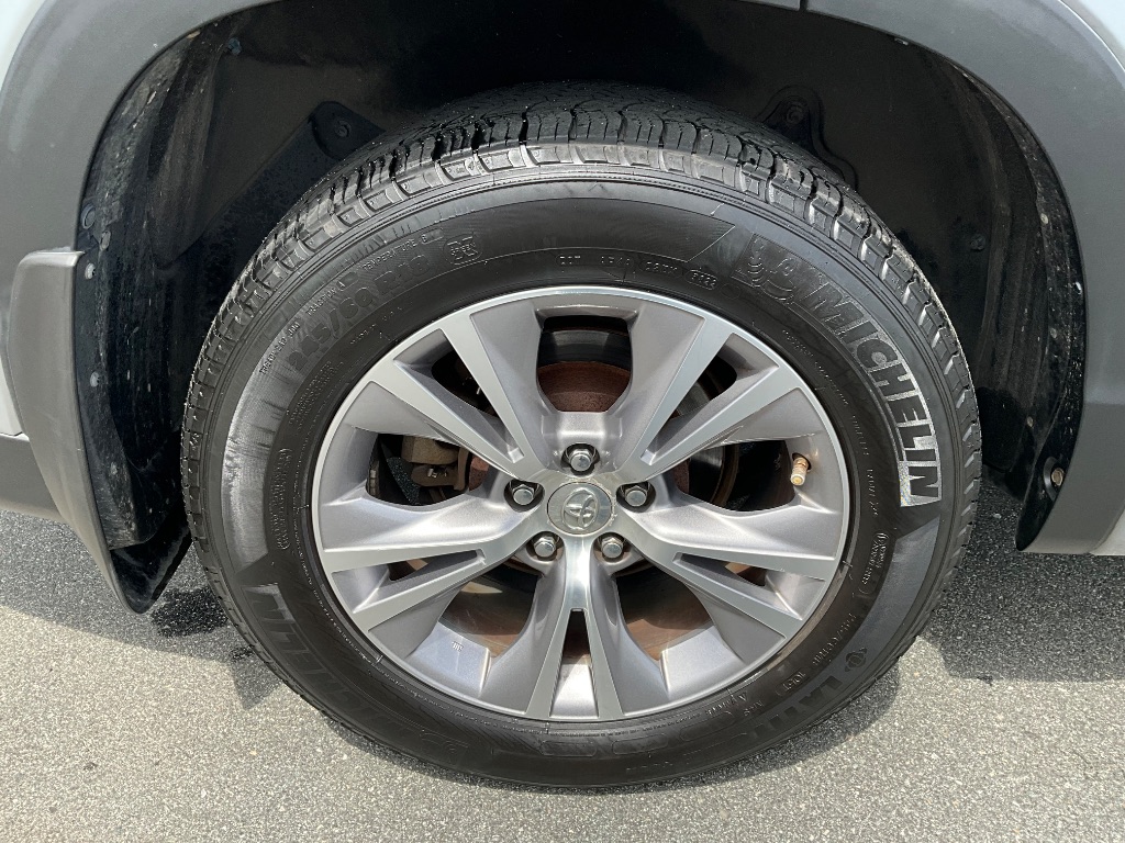 2015 Toyota Highlander - $14,950