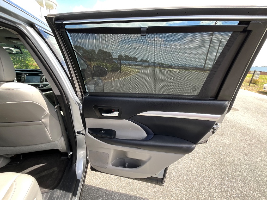 2015 Toyota Highlander - $14,950