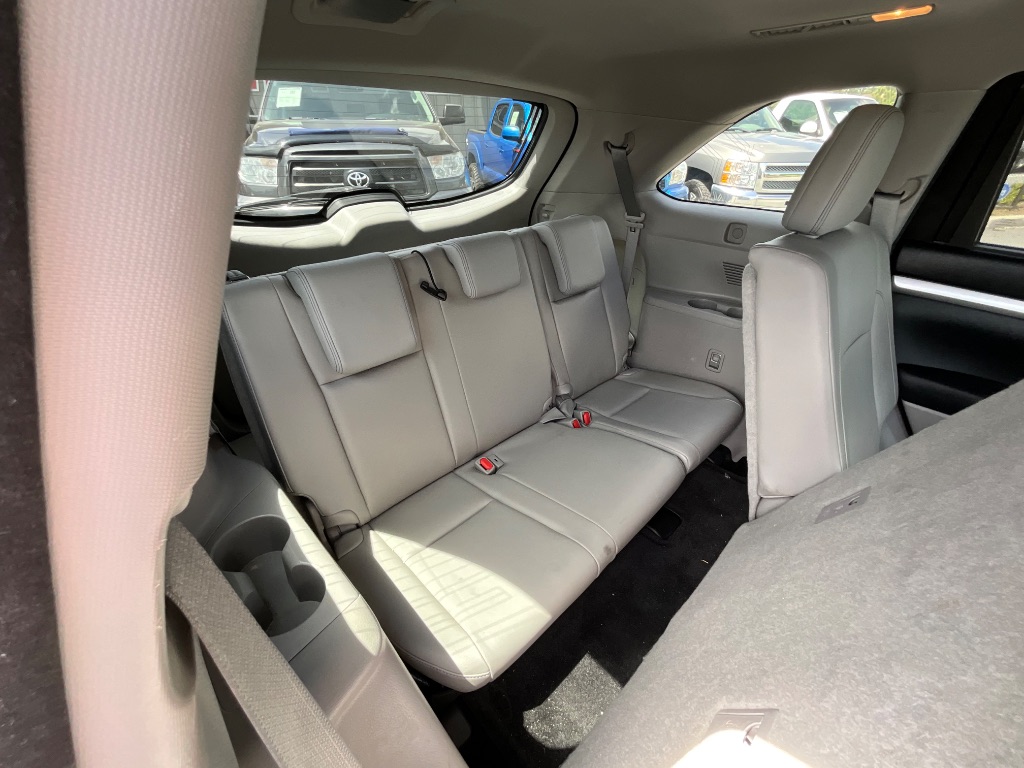 2015 Toyota Highlander - $14,950