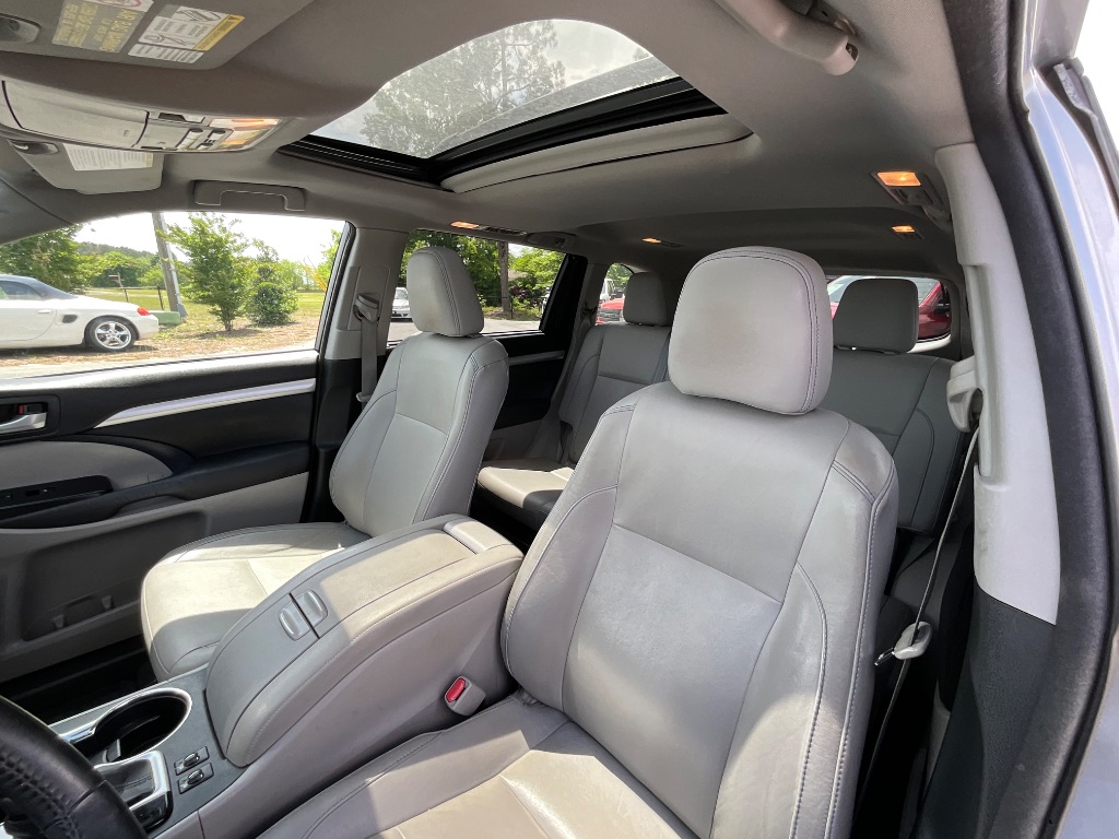 2015 Toyota Highlander - $14,950