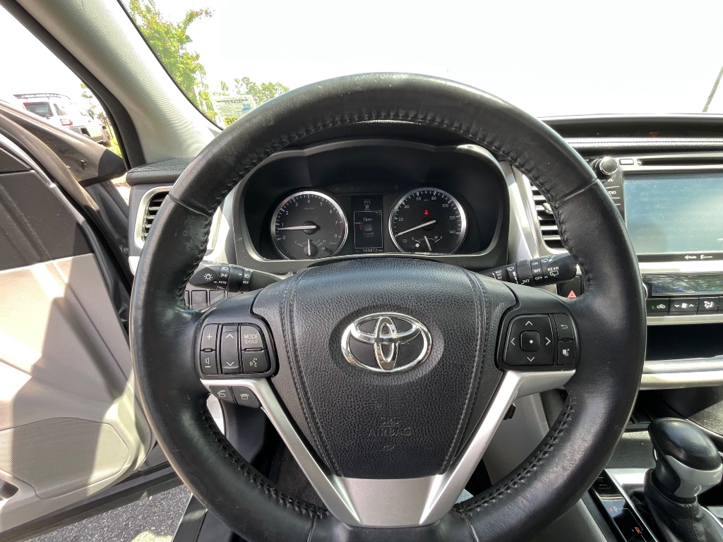 2015 Toyota Highlander - $14,950