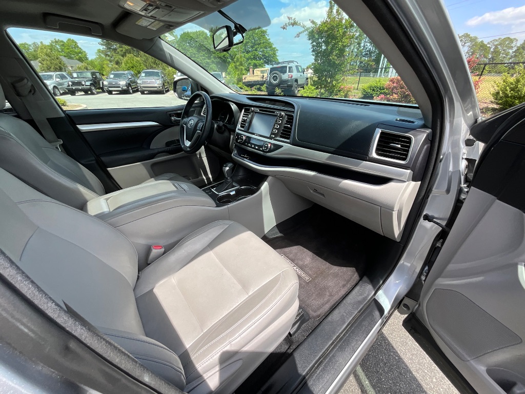 2015 Toyota Highlander - $14,950