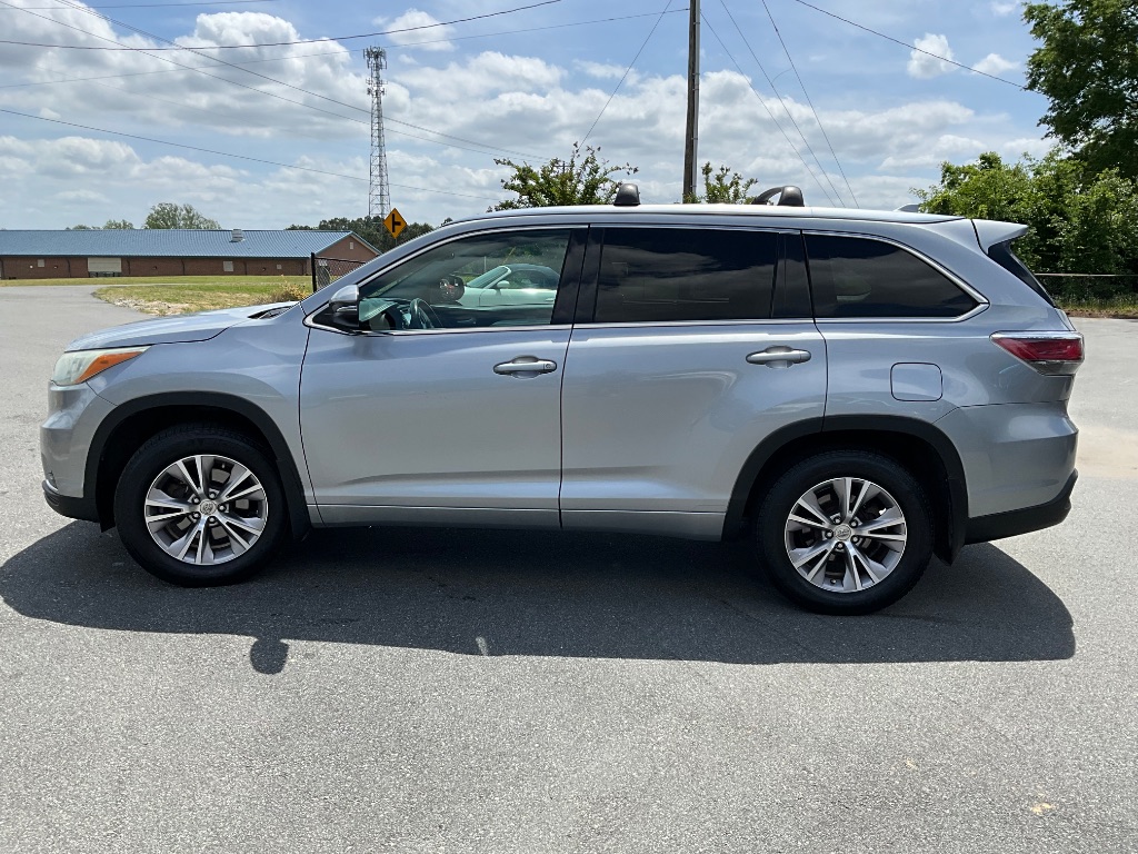 2015 Toyota Highlander - $14,950