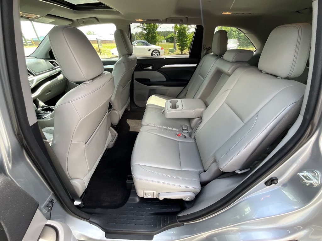 2015 Toyota Highlander - $14,950