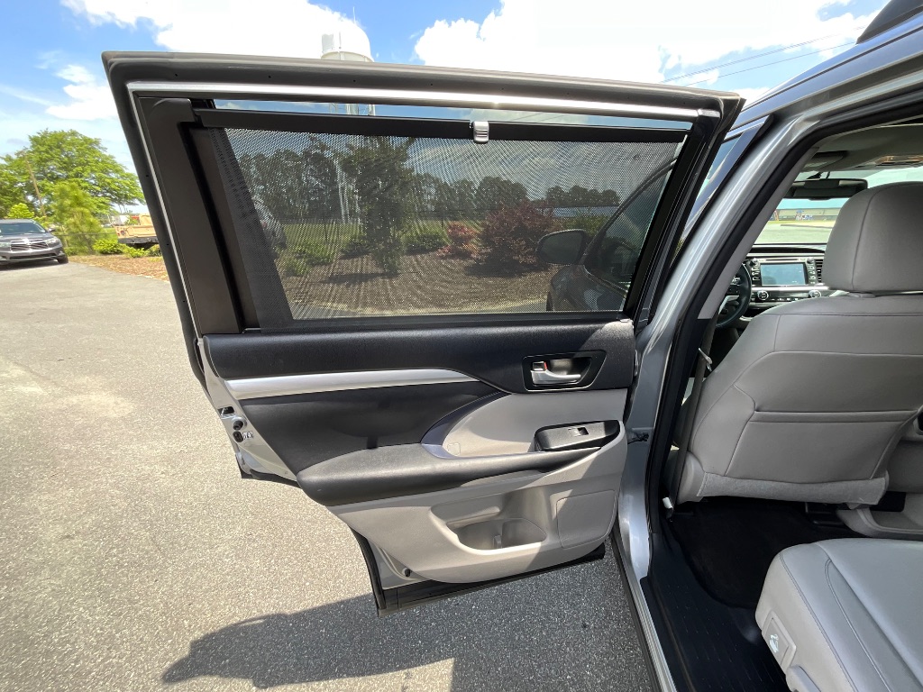 2015 Toyota Highlander - $14,950