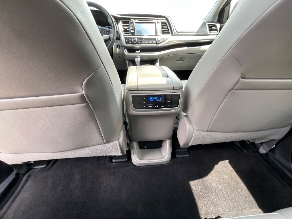 2015 Toyota Highlander - $14,950