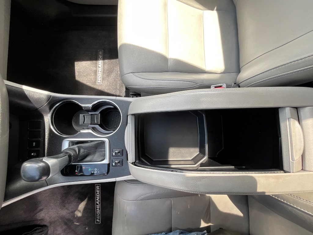 2015 Toyota Highlander - $14,950