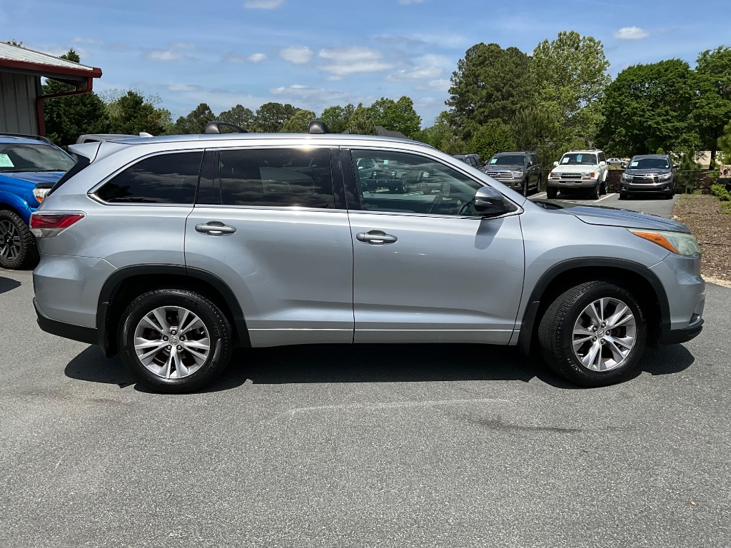 2015 Toyota Highlander - $14,950